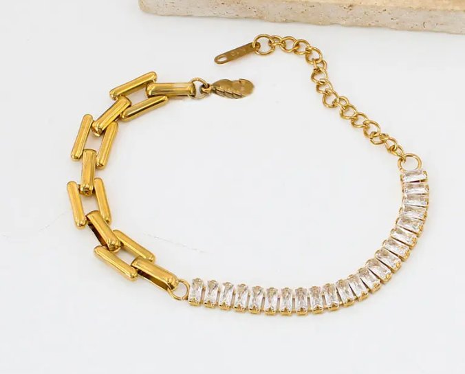 Bracelet | Gold Chainlink and Crystal